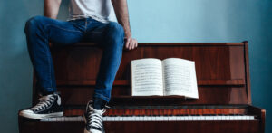 Read more about the article Learning Language Through Music: Utilizing Music for Effective Language Learning